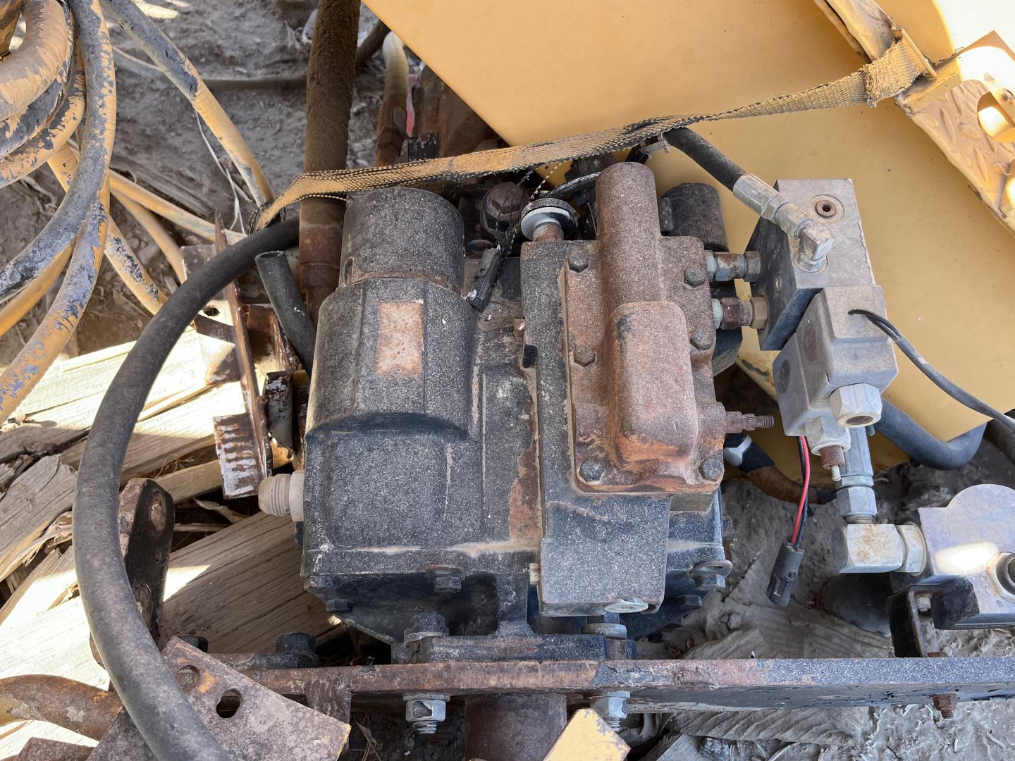 ./imagenes/INVOICE/2019/12921/PAVIMENTADORA GOMACO  (3).JPG